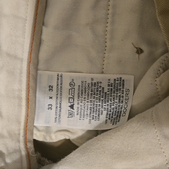 Dockers mens D3 Classic khakis, 33x32 - Picture 3 of 4